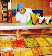 «Non sono i kebab, ma i brutti arredi a deturpare l’immagine del centro»