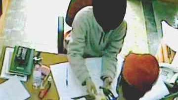 Ispettore arrestato con la tangente in mano