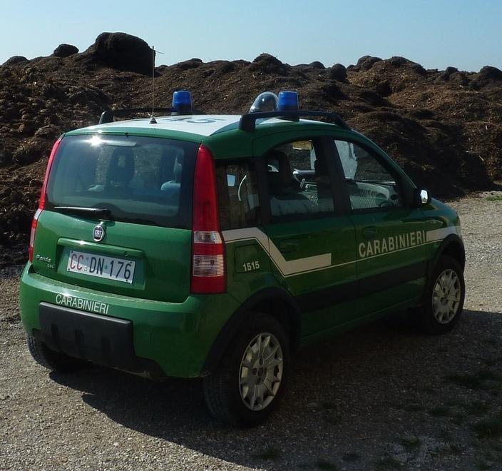 Usano il bosco come discarica Due denunciati dai Forestali 