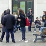 Vigili urbani in borghese contro chi getta cartacce in terra