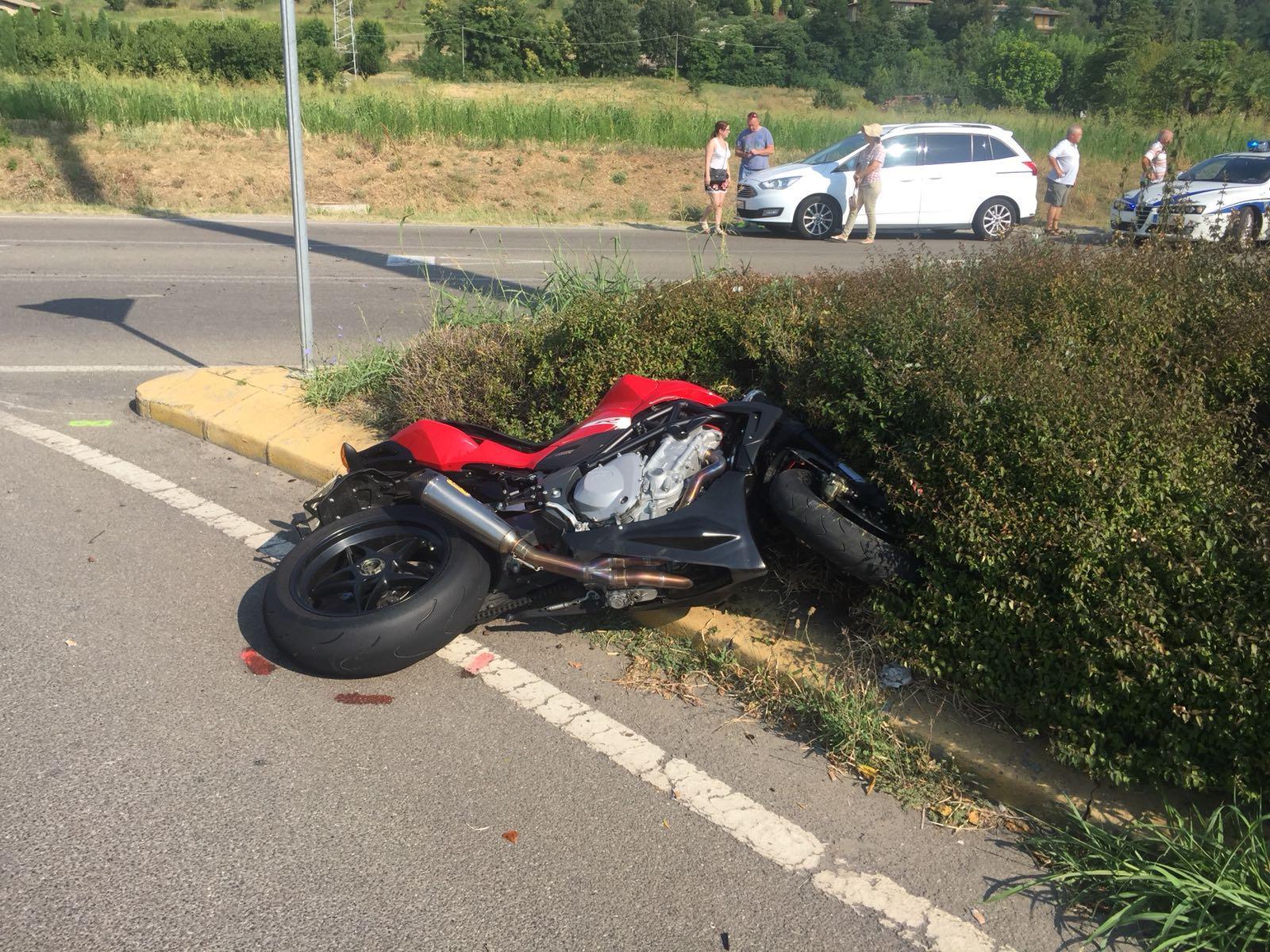 Vignola: schianto sulla Fondovalle ferito un motociclista 