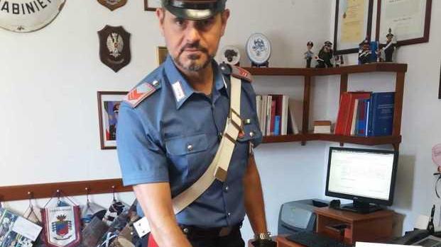 Scoppia la lite al bar, spuntano pistola e fucile a canne mozze