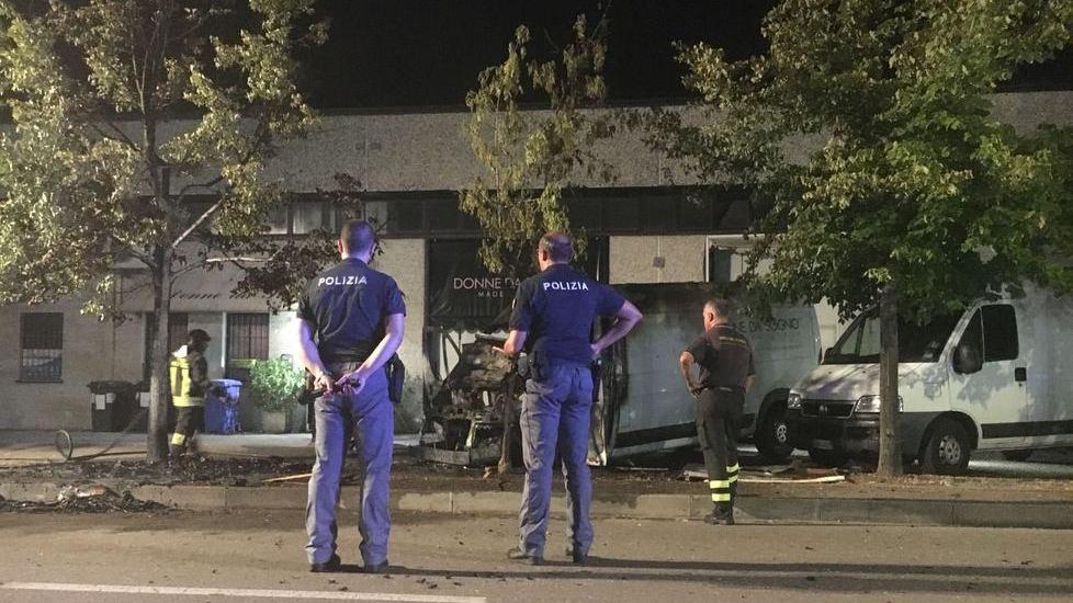 Aziende a Carpi, quinto rogo doloso: «Chiediamo le telecamere»