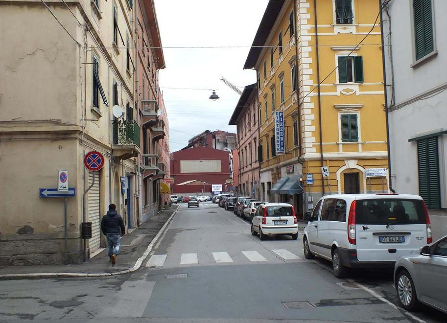 Sorpreso mentre ruba in un’auto, arrestato 