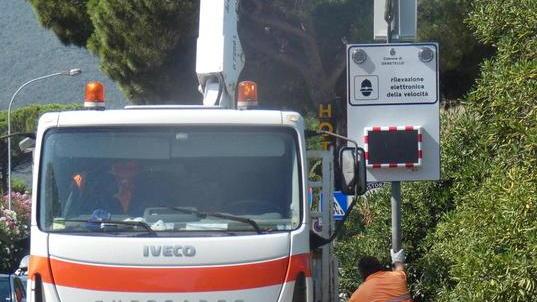 Giannella, arrivano i dissuasori e la nuova segnaletica funziona