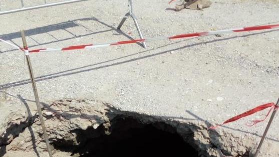 Cede via Seragliolo Chiuso un tratto di strada