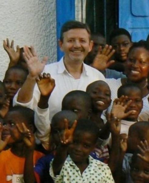 Il dentista che da 20 anni fa ferie da volontario in Africa 