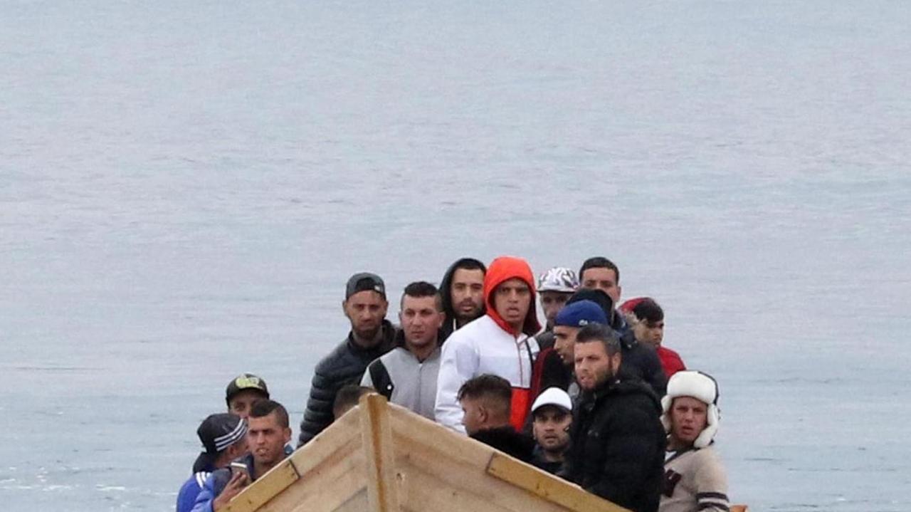Migranti, Cappellacci e Pittalis: «Bloccare la rotta dall’Algeria»