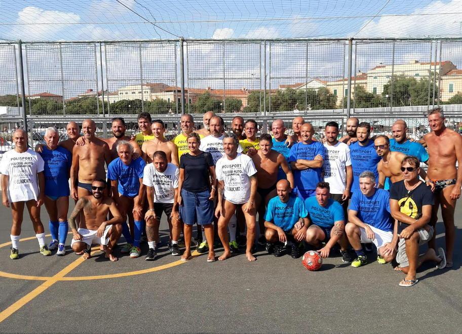Gabbione dal cuore grande ai bagni Onde del Tirreno 