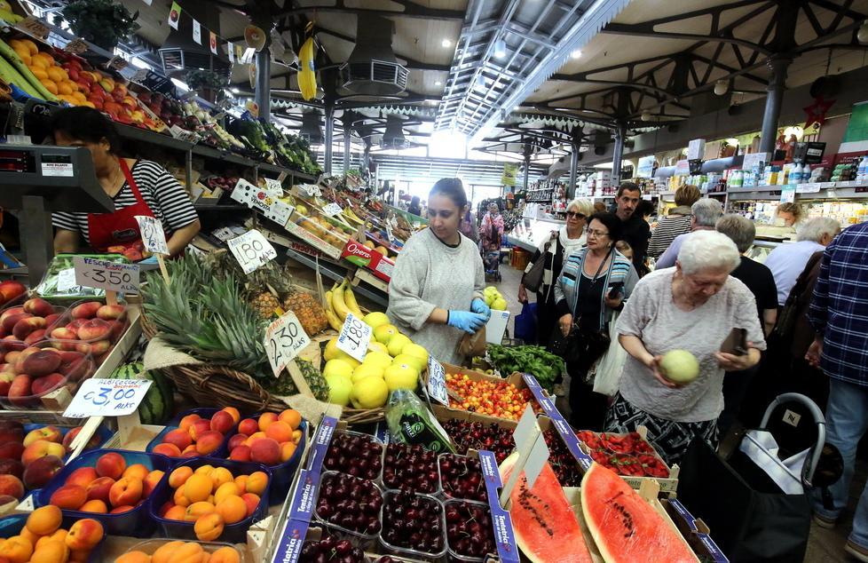 Mercato Albinelli: sei banchi in cerca di un proprietario 