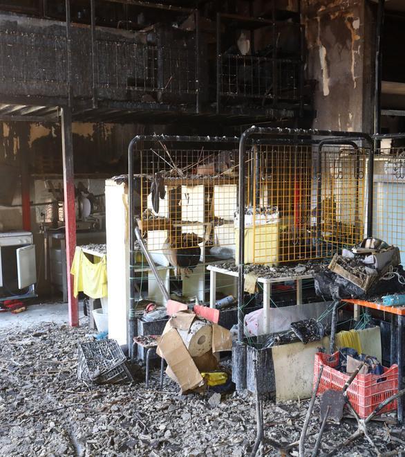 Incendio distrugge un fienile