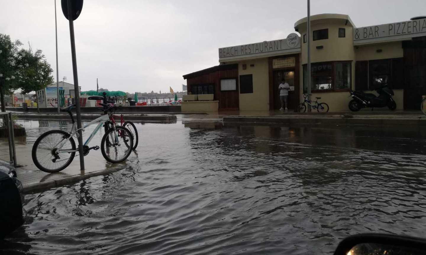 Piove e mezza città si allaga