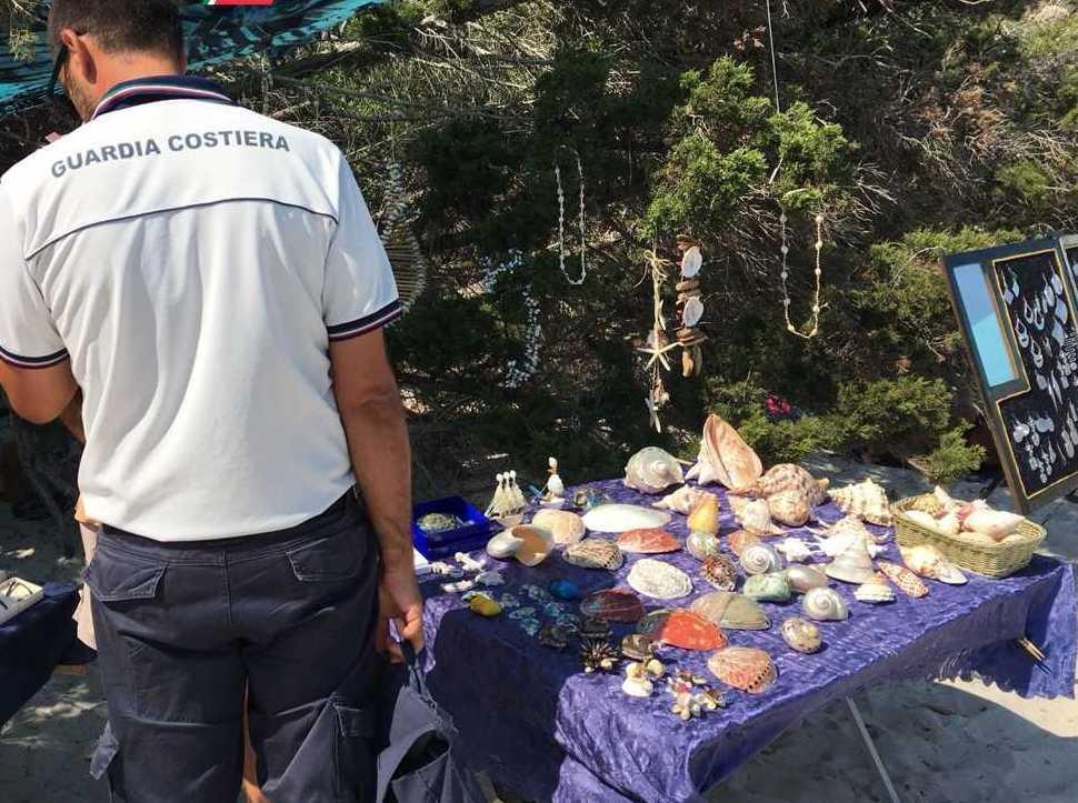 Mini mercatino a Spargi sequestro e multa salata 