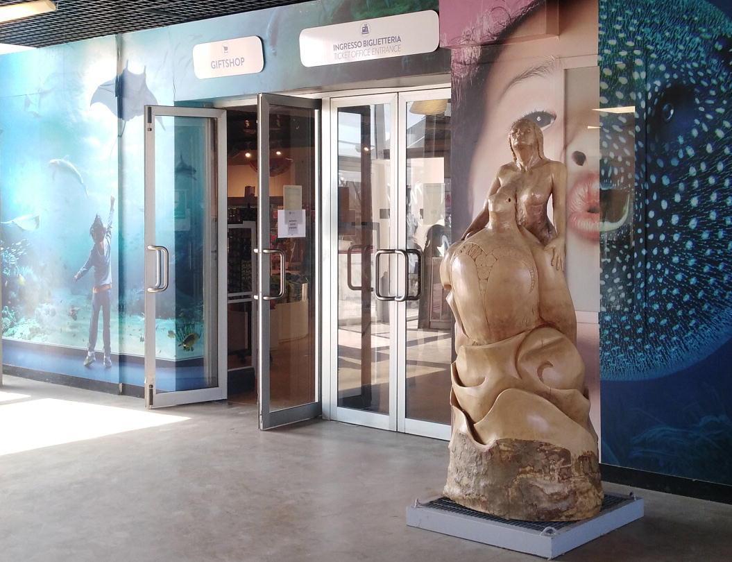 Da Rapa Nui a Livorno: Moana la principessa maori nell'atrio dell'acquario 