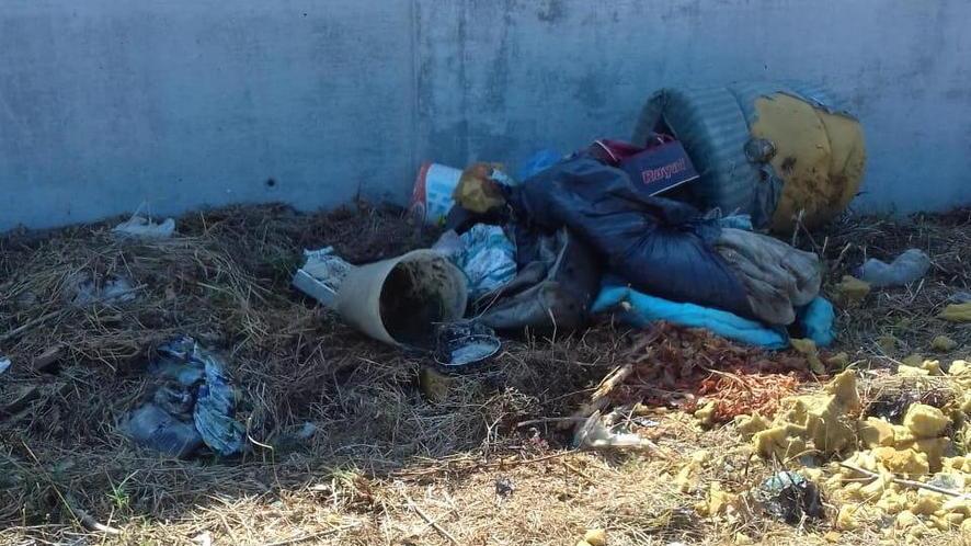 Troppi rifiuti abbandonati in via Arquata a San Lorenzo