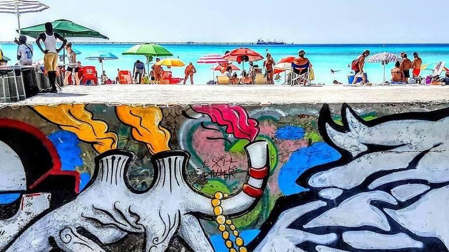 Exit Enter, lo street artist che colora la città-fabbrica