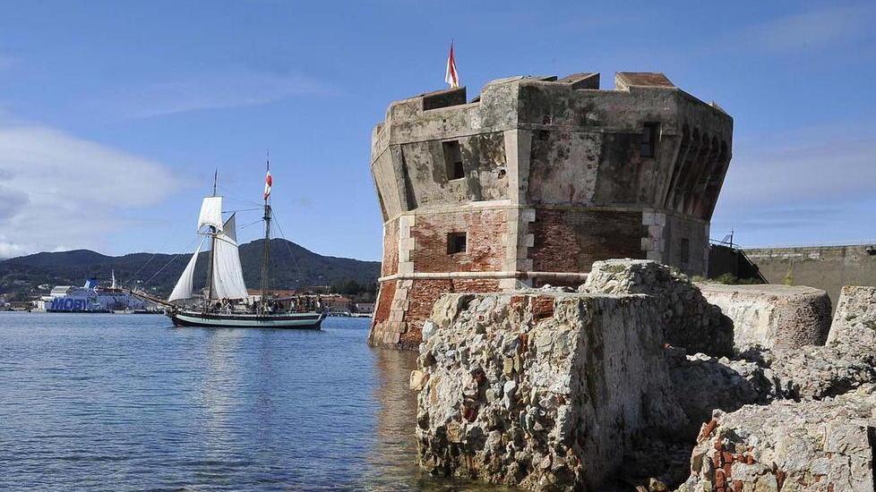 Bastioni e palazzi storici Un programma di restauri