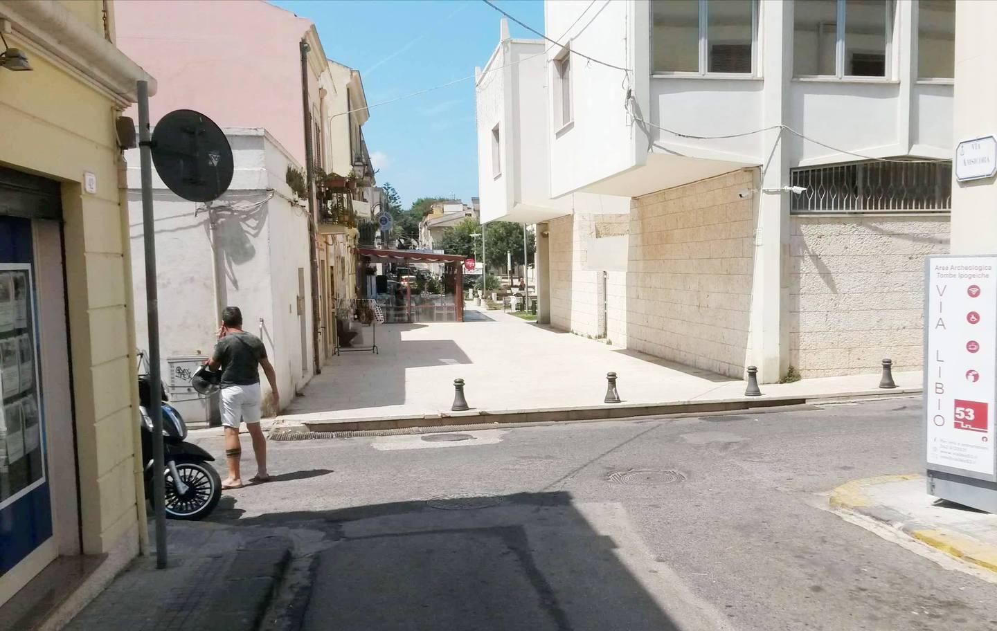 Segnaletica carente in via Amsicora 