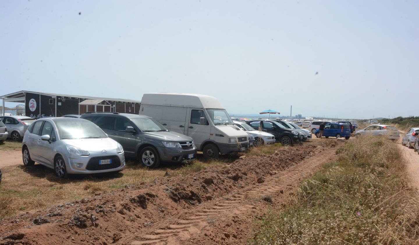 Parcheggio a Ezzi Mannu, Stintino manda le ruspe 