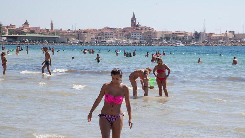 Sorpresa: nella Riviera del Corallo a luglio meno ospiti negli hotel 
