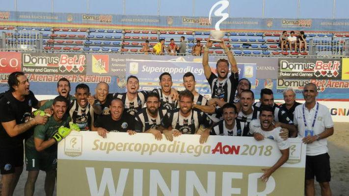 Il Viareggio Beach Soccer alza in trionfo la Supercoppa 2018
