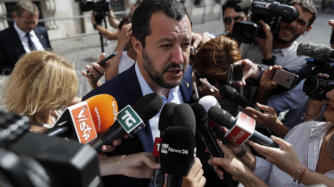 Migranti, Salvini: stop agli sbarchi diretti dal nord Africa