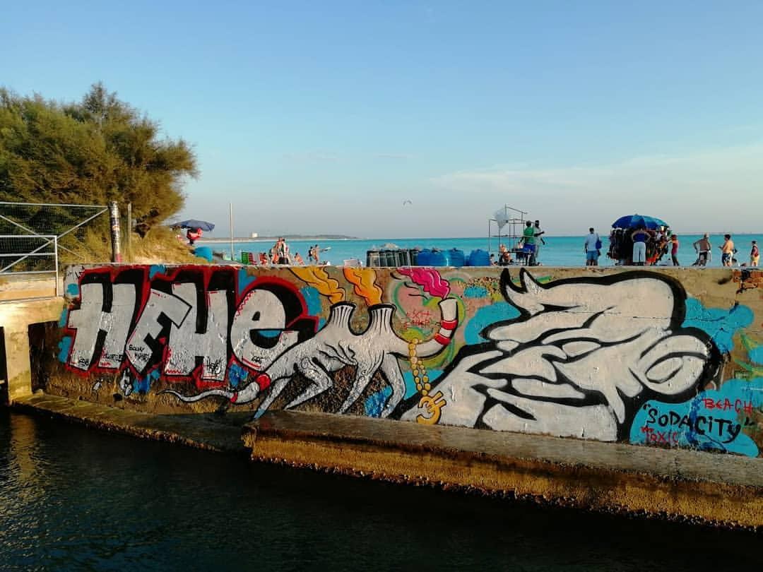 L'ultimo murale realizzato da Exit Enter con alcuni colleghi