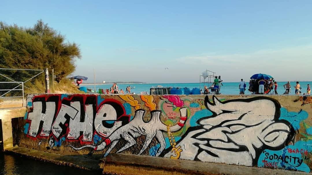 L'ultimo murale realizzato da Exit Enter con alcuni colleghi
