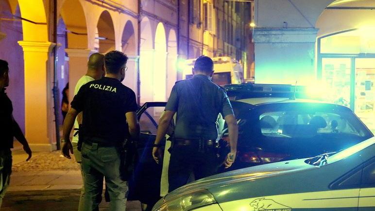Arrestano un evaso a Modena.La famiglia si ribella poi si barrica in casa