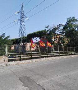 «Tolte le nostre bandiere da Largo caduti sul lavoro un atto gravissimo»