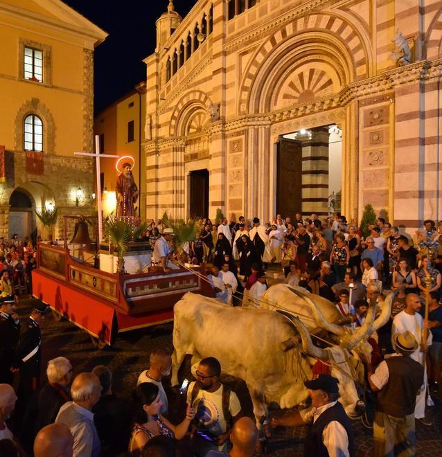Migliaia di fedeli alla processione