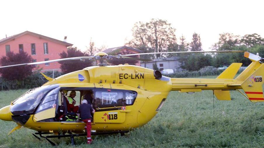 Con una saldatrice si brucia viso e dorso Grave un 50enne