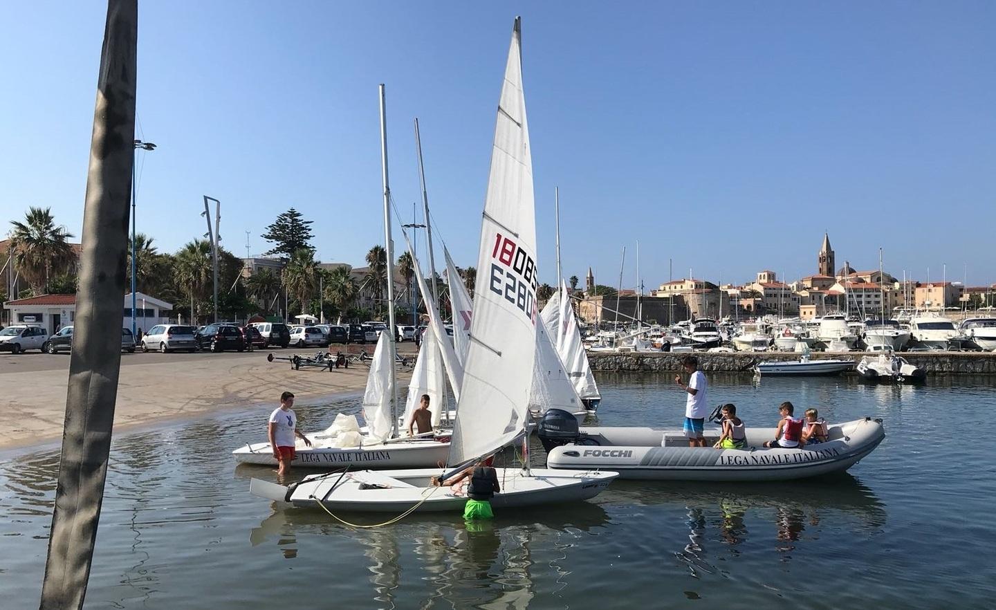 La protesta: il porto è una cloaca 