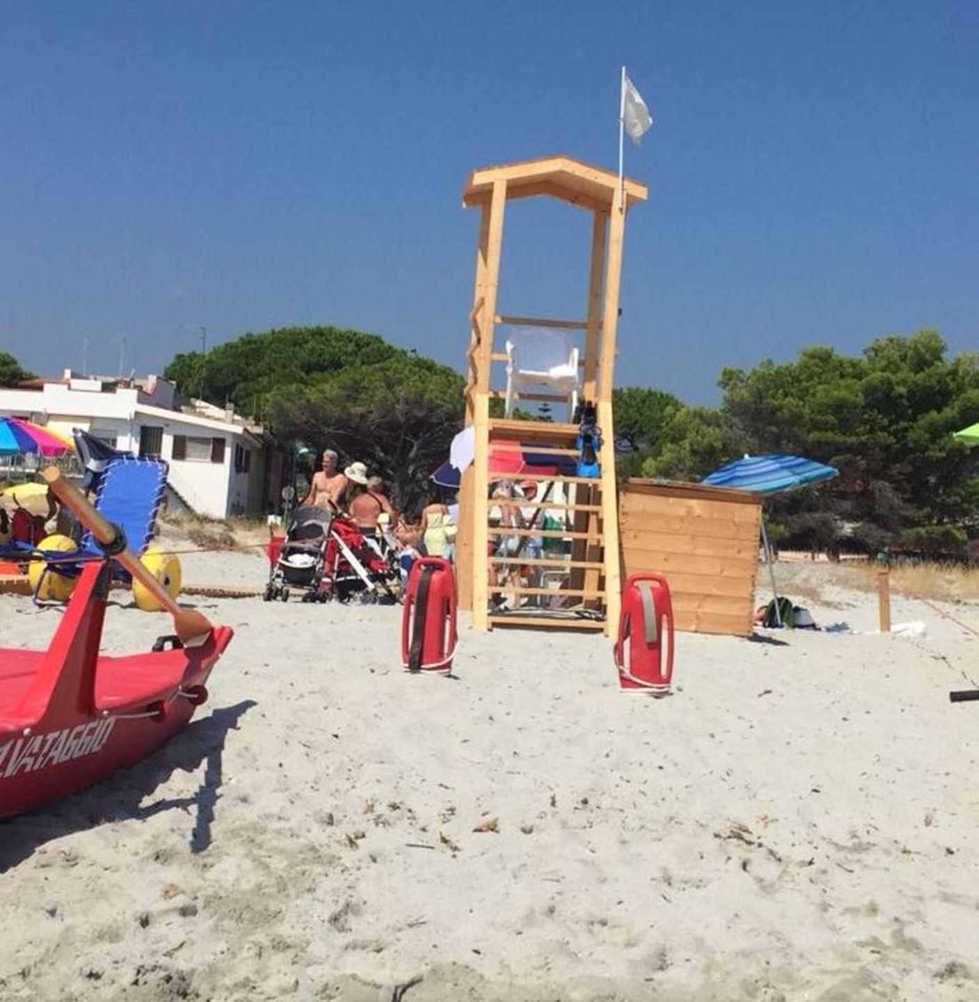 Nuovo raid vandalico nella spiaggia della Caletta
