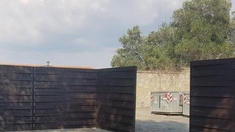 Le eco-isole: muri marroni e dietrofront «Una farsa»