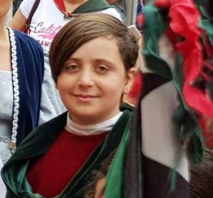 Inchioda per i lampi, l’auto si schianta Il figlio di dieci anni muore sul colpo 