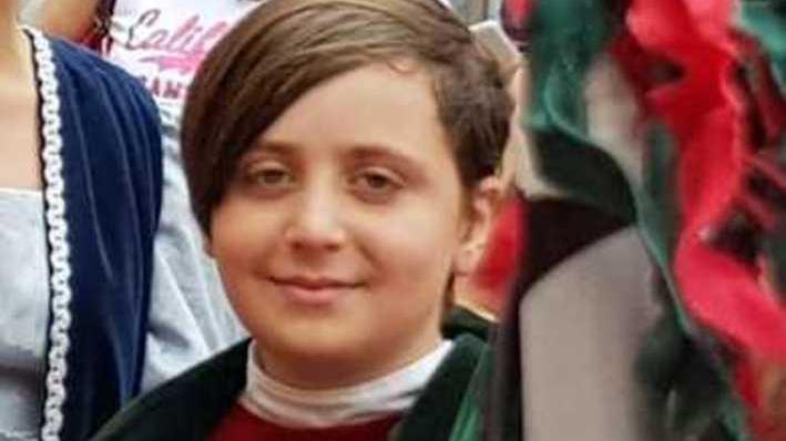 Inchioda per i lampi, l’auto si schianta Il figlio di dieci anni muore sul colpo