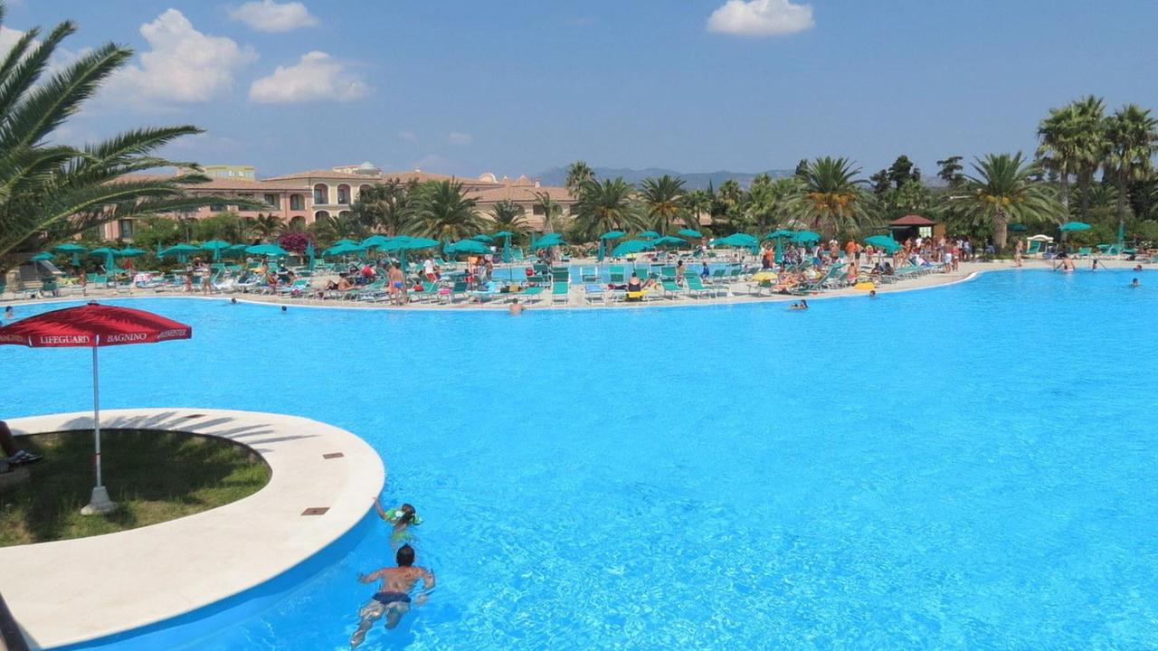Ferie con le carte clonate: denunciati 10 napoletani