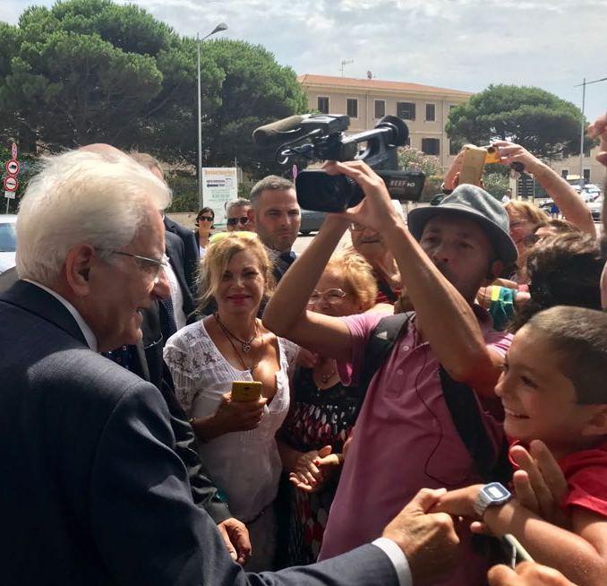 Alla Maddalena bagno di folla per il presidente 