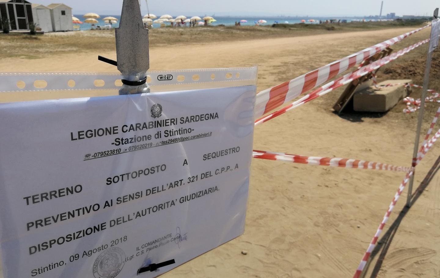 Stintino, intorno alla spiaggia di Ezzi Mannu restano i sigilli 