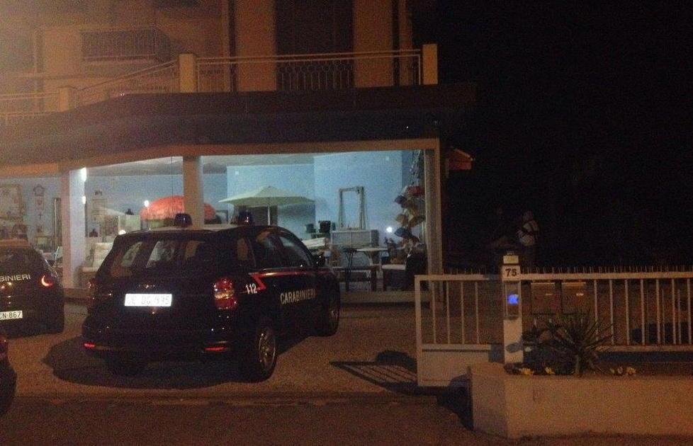 Le auto dei carabinieri il 10 maggio 2016 in via Pistoiese dove era avvenuta la lite finita a coltellate