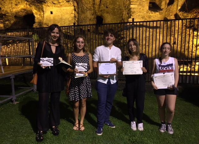Alcuni dei giovani premiati: Lodovica Lazzerini, Emma Brambilla, Rodolfo Bianchini, Eleonora Barattini, Ilaria Santini.