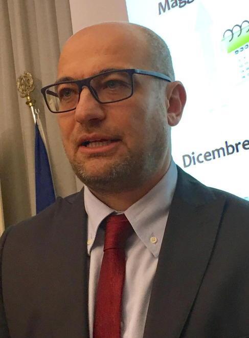 Ha aiuti dal Comune ma perseguita il sindaco Millozzi Paura in municipio 