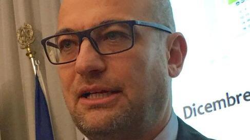 Ha aiuti dal Comune ma perseguita il sindaco Millozzi Paura in municipio