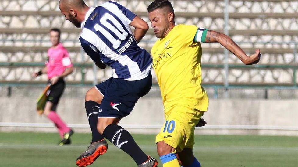 Carrarese, primo tempo show tre gol con la perla di Big Mac