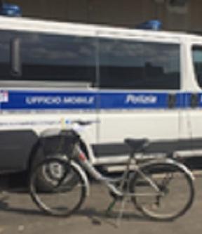 Piazzale delle piscine I vigili denunciano un ladro di biciclette 