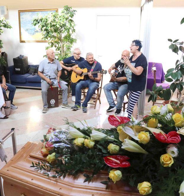 «Ciao grande Alfio» Un addio in musica per ricordare Finetti 