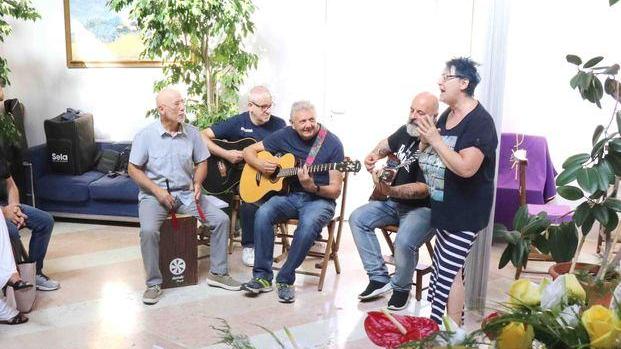 «Ciao grande Alfio» Un addio in musica per ricordare Finetti