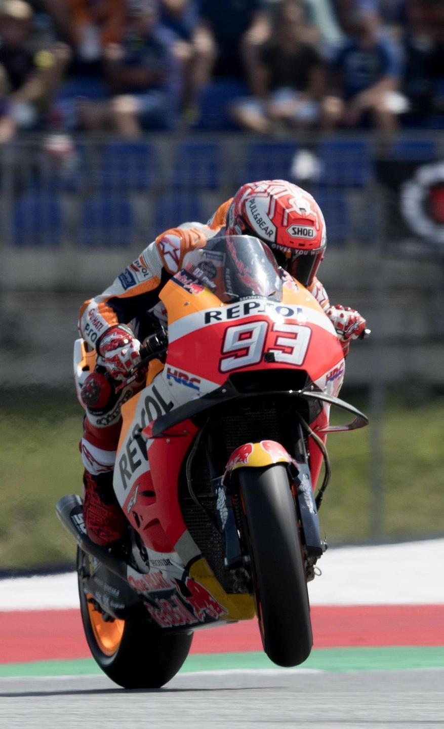Il solito Marquez in pole position in Austria, Dovizioso insegue