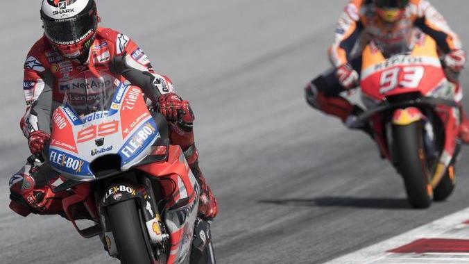 Capolavoro Lorenzo, Marquez deve arrendersi Il finale di gara è un’overdose di emozioni